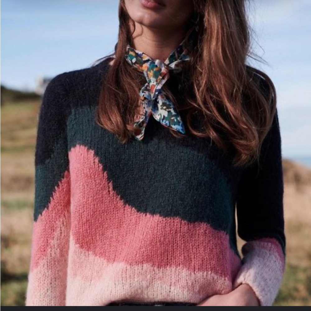 Sezane Wave-Color Crewneck Sweater in Pink, Dark Green, Cream